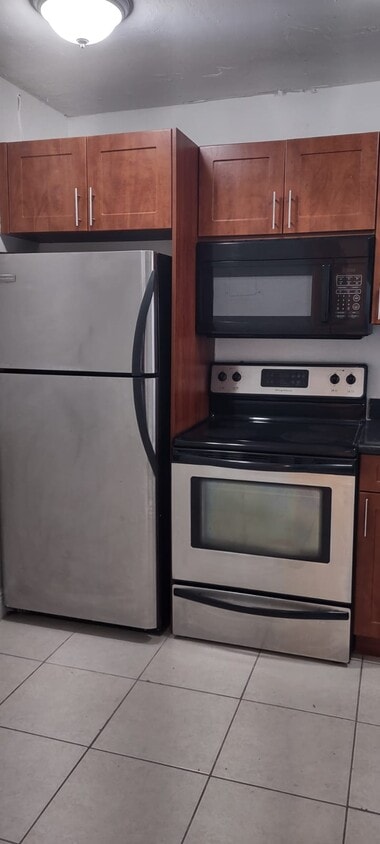 Photo - 488 NW 165th St (Miami, FL)
