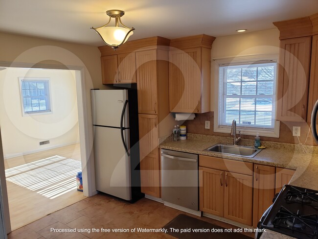 Building Photo - 923 Huff Ave