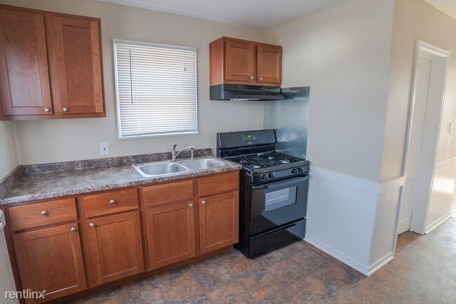 Building Photo - 3 br, 1 bath House - 357 Maryland Avenue E