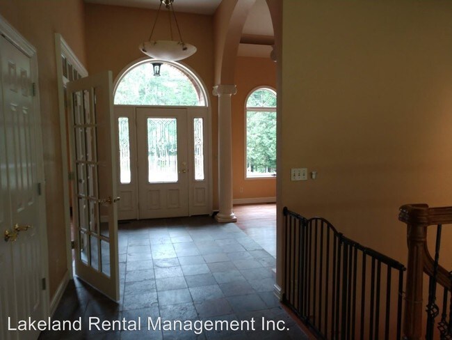 Foto del edificio - 4 br, 3.5 bath House - 1035 McKinley Blvd