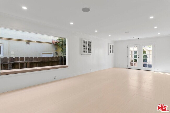 Building Photo - 2128 Camden Ave