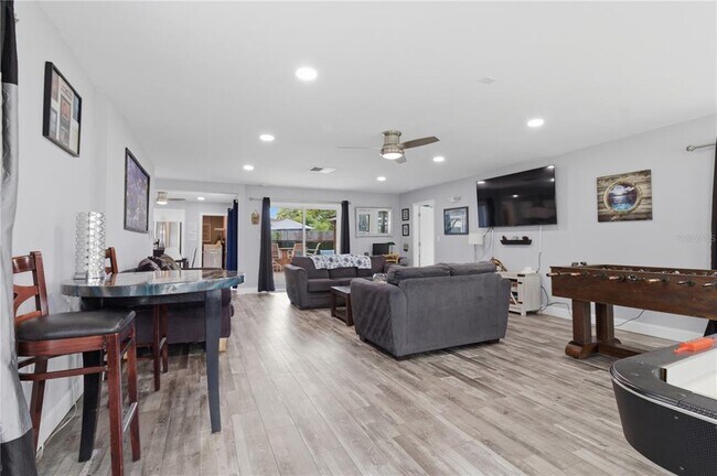 Foto del edificio - 709 Highland Ave