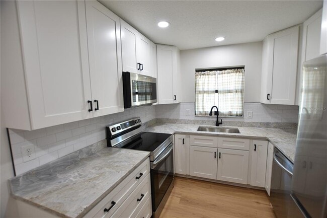 Building Photo - 3611 Longmeadow