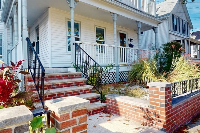 Building Photo - 58 Teel St