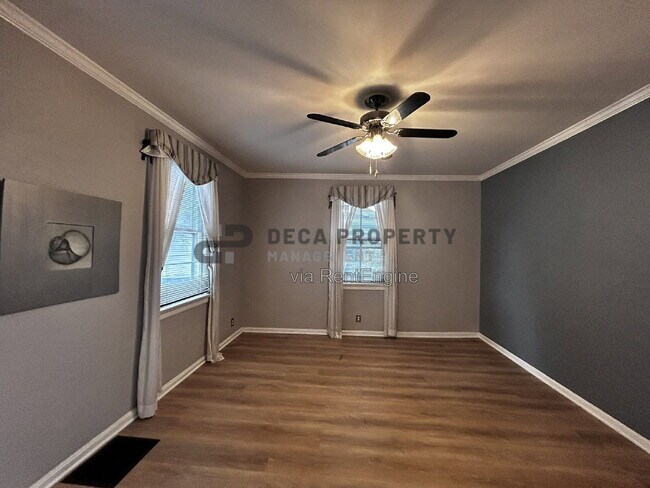 Foto del edificio - 9901 Arthur Ln