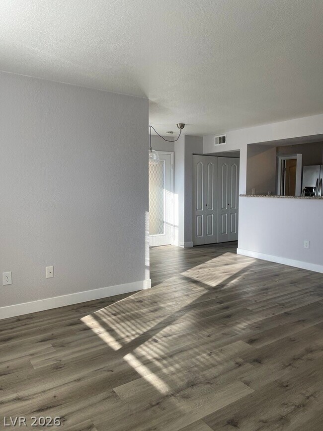 Building Photo - 5055 W Hacienda Ave