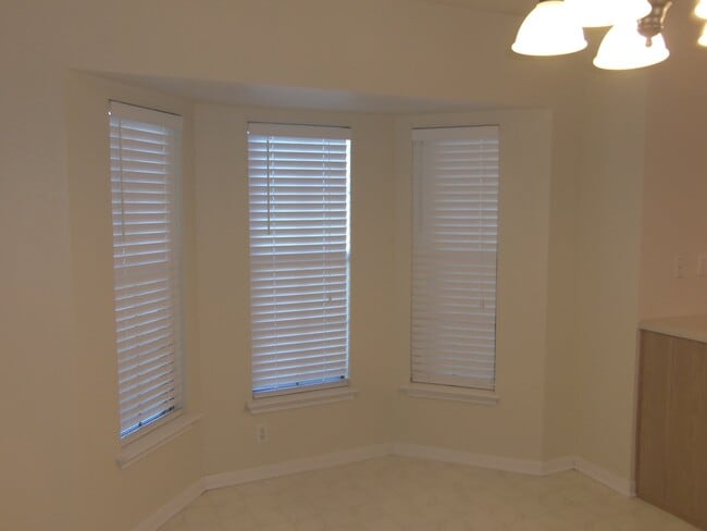 Building Photo - 4510 Fawn Dr