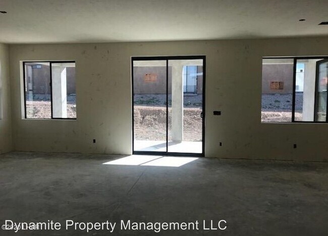 Building Photo - 3 br, 2 bath House - 1304 Lobo Drive