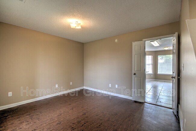 Foto del edificio - 7737 Roxshire Cove