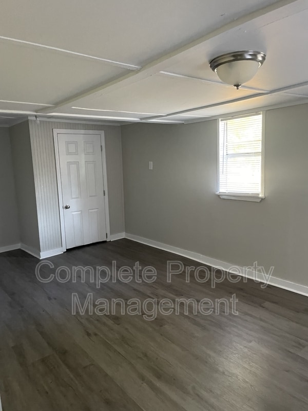 Building Photo - 1014 3rd St