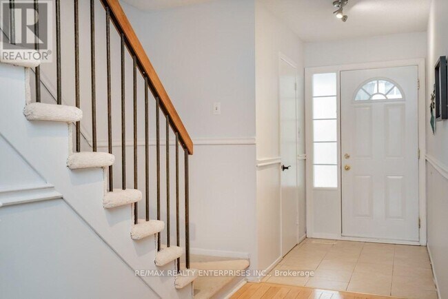 Photo du bâtiment - 830-830 Stainton Dr