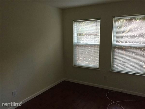 Building Photo - 705 Canonbury Way