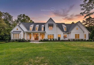 Building Photo - 9705 Saddle Ave