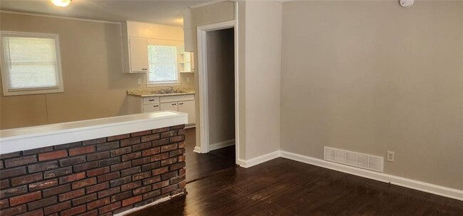 Building Photo - 6007 Brookdale Ln SW