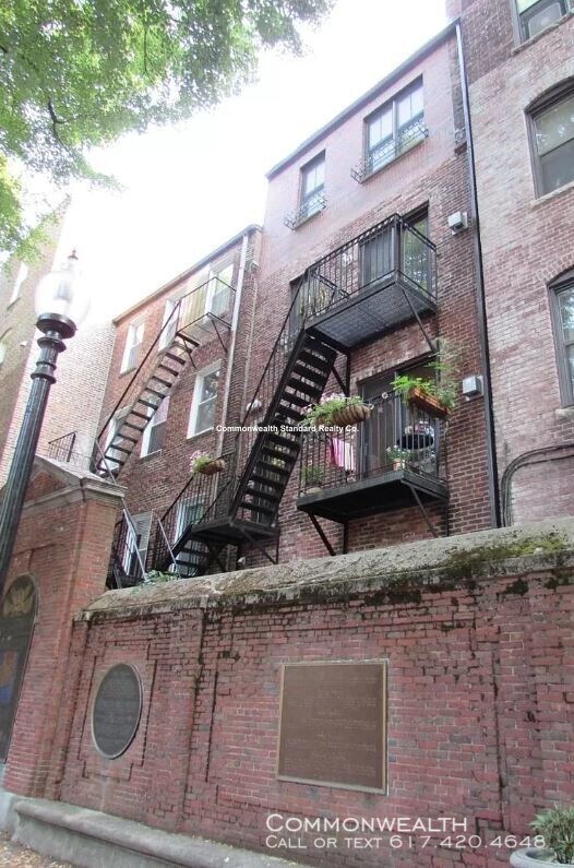 Foto principal - North End No fee 3 bedroom Avail 9/1