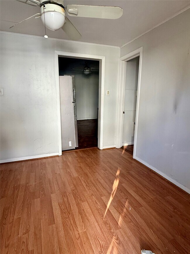 Foto del edificio - 1526 Yale St