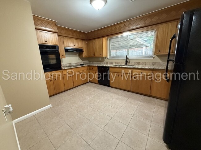 Building Photo - For Lease | Lortondale | $1350 Rent