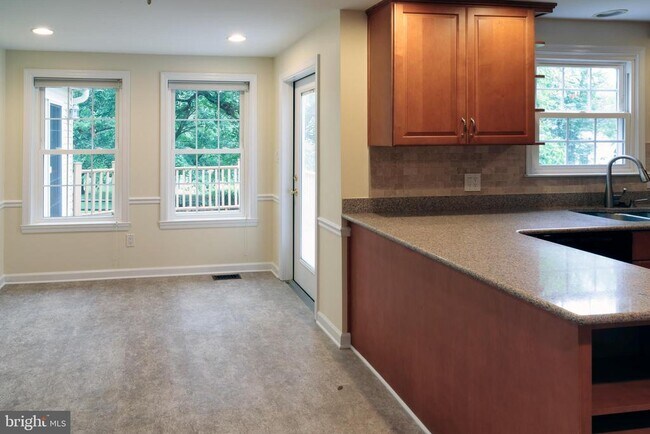 Building Photo - 15633 Gold Ring Way