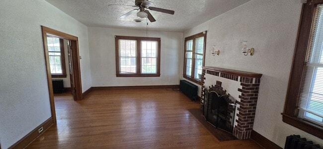 Foto del edificio - 3630 Roundhill Ave NW