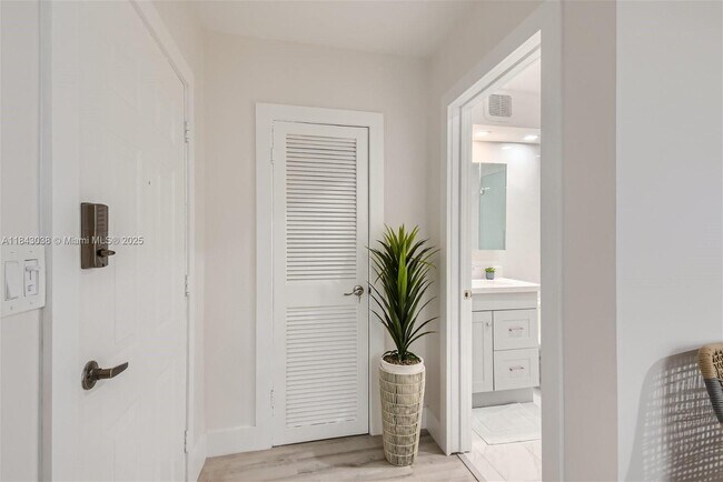 Building Photo - 2501 S Ocean Dr