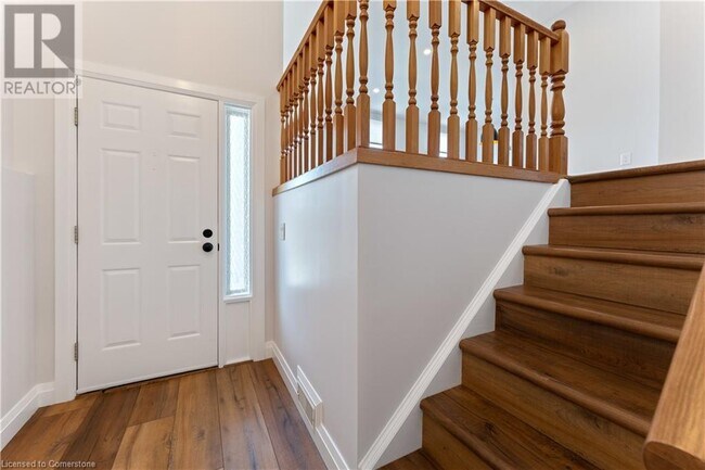 Building Photo - 144 Ravenbury Dr