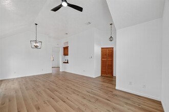Building Photo - 7403 Oak Walk Dr