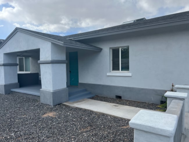 Building Photo - 340 W Highland Ave