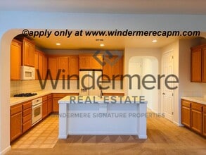 Building Photo - 12405 Pawcatuck Way