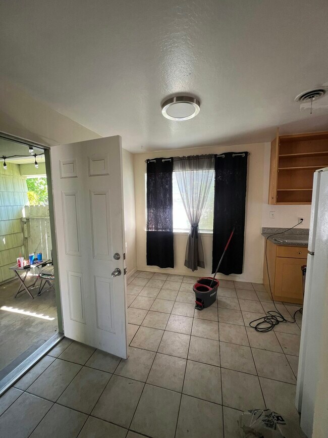 Foto del edificio - 1461 Topaz Way