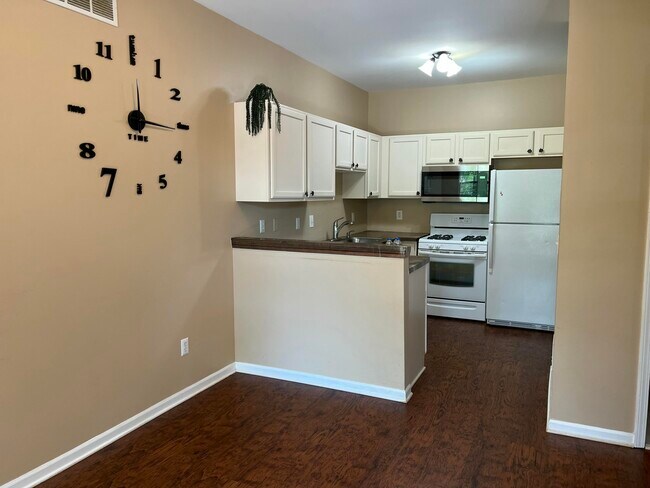 Foto del edificio - 794 Summerfield Dr