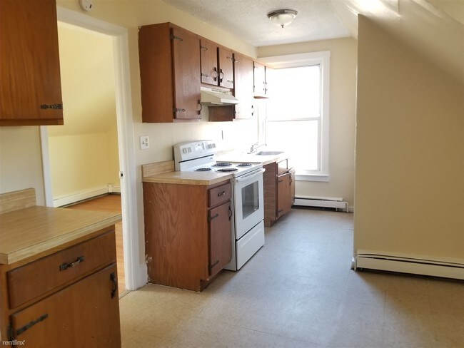 Foto del edificio - 1 br, 1 bath  - 133 Davenport Ave 3a
