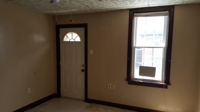 Building Photo - 430 New St