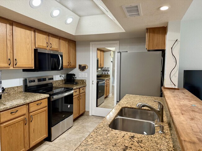 Foto del edificio - 4616 E Pershing Ave