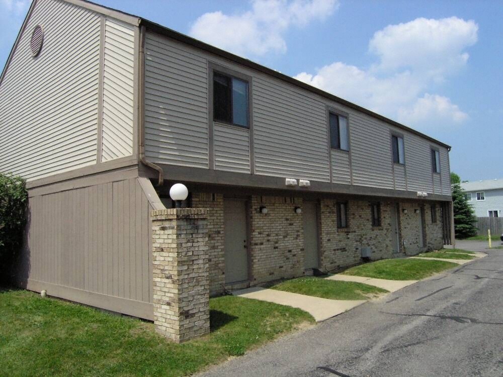 Building Photo - 5862 Ryewyck Dr