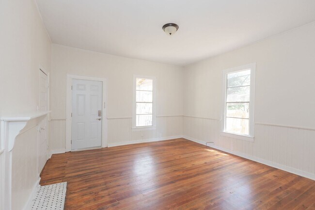 Foto del edificio - Move-In Special: Get 50% OFF Your First Month's Rent!