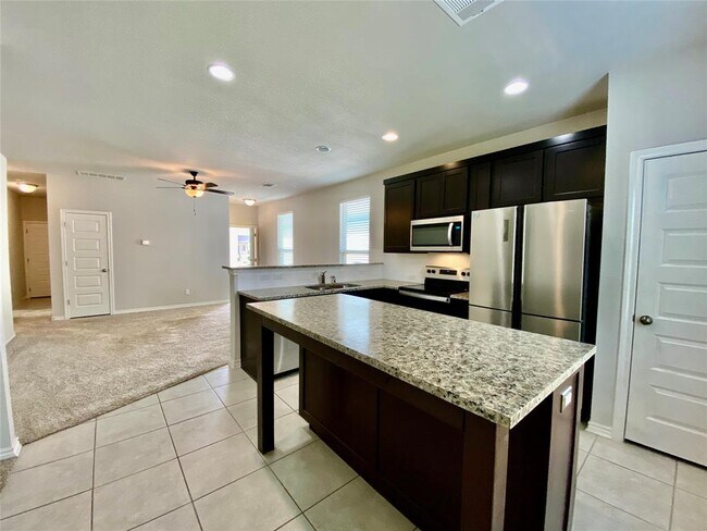 Foto del edificio - 329 Trellis Blvd