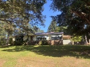 Building Photo - 1100 Buena Vista Cir