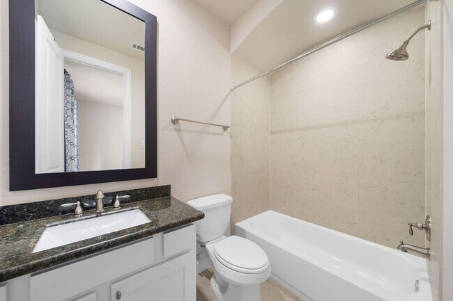 Foto del edificio - 1048 W 21st St