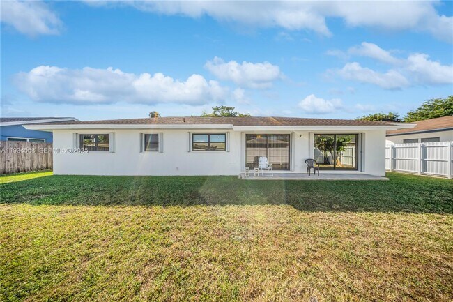 Building Photo - 14065 SW 48th Terrace