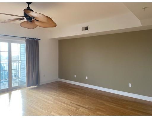 Foto del edificio - 233 Beach Rd