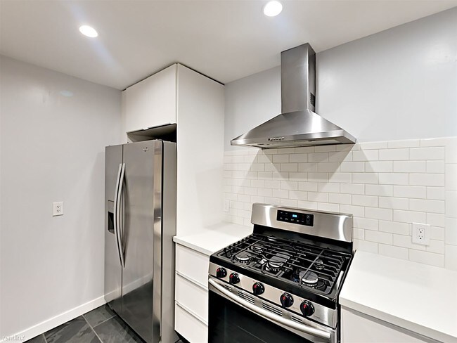 Building Photo - 1 br, 1 bath Apartment - 1023 Washington Ave