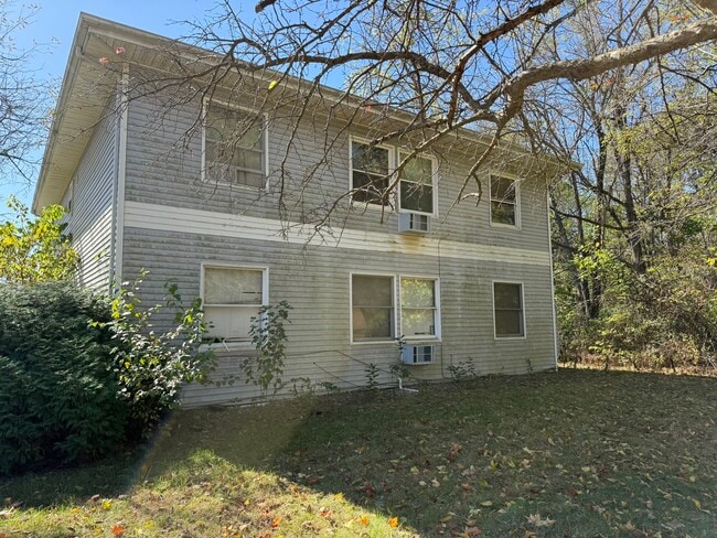 Building Photo - 1405 N Bayberry Ct