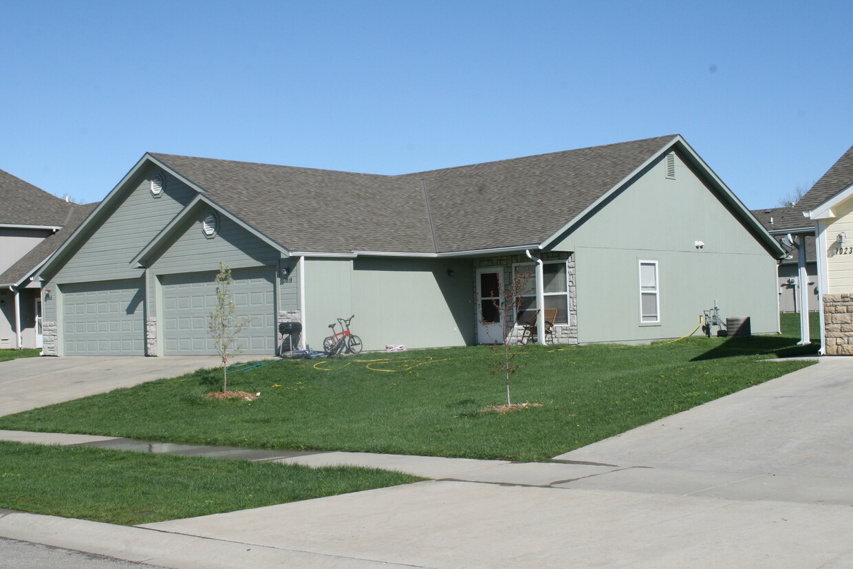 Quiet Neighborhood North of Golf Course - 1016 Augusta Ln
