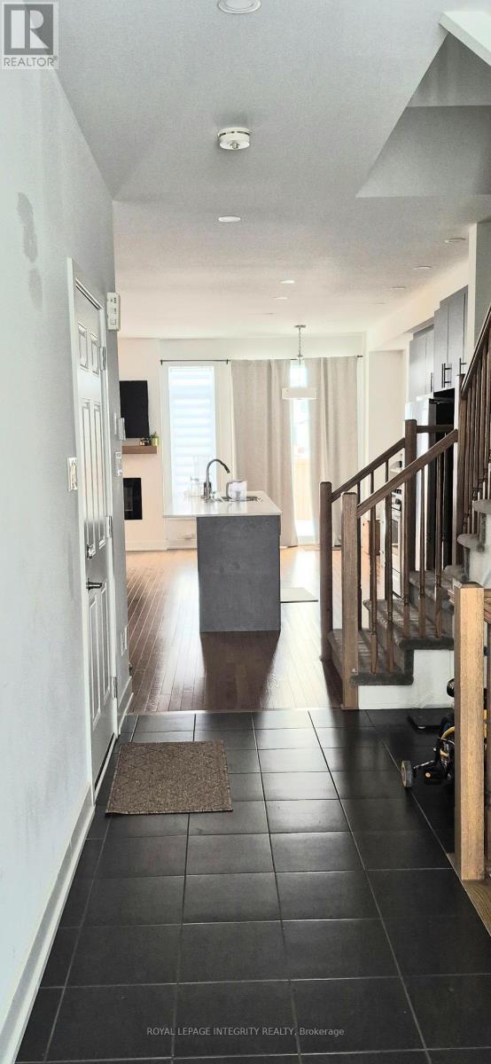 Photo du bâtiment - 885 Solarium Ave