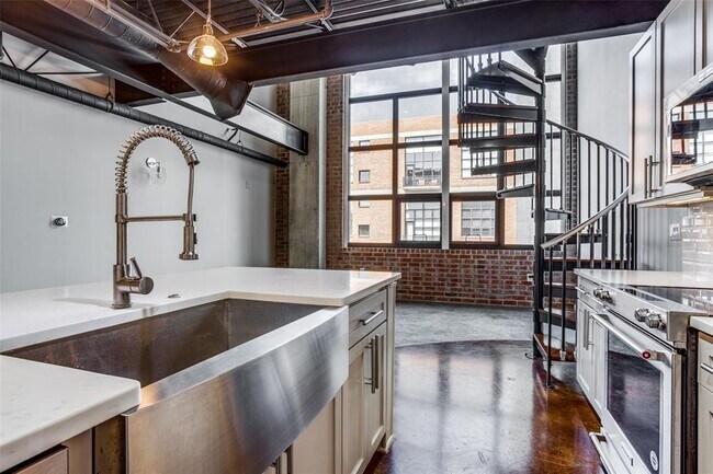 Foto del edificio - 3110 Thomas Ave