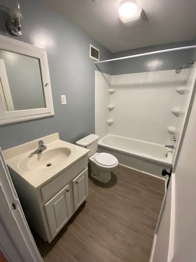 Building Photo - 326 Camden Ave