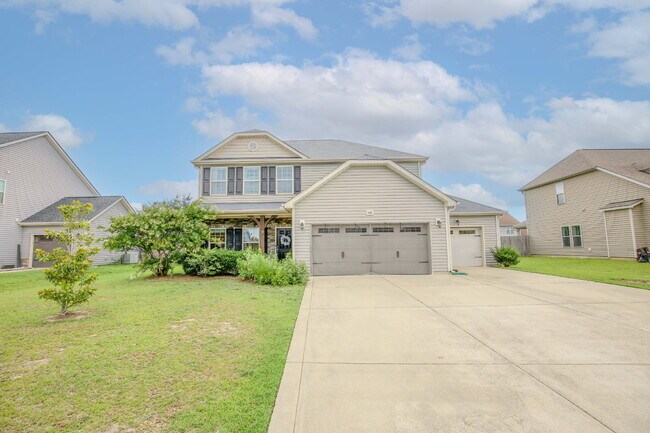 Foto del edificio - "Charming 3-Bed Home with Granite Elegance on Nessee Street, Fayetteville!"
