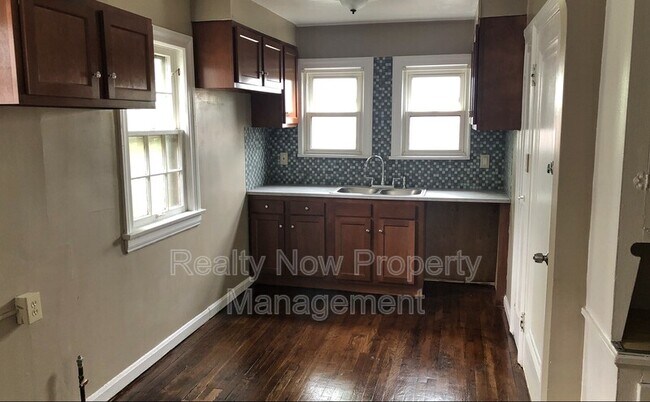 Foto del edificio - 17003 Kenyon Rd