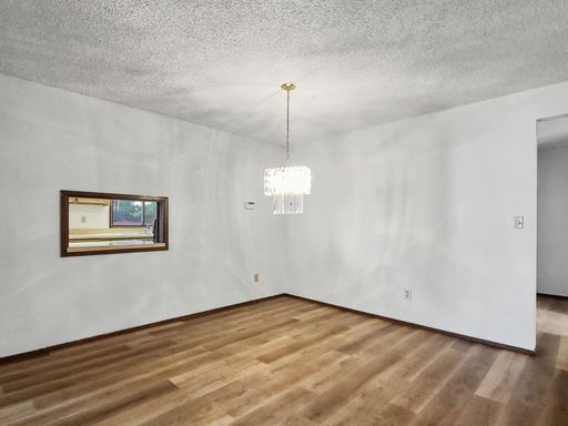 Foto del edificio - AVAILABLE FEBRUARY 1ST! Freshly Updated Kingsgate Home with Private Outdoor Space