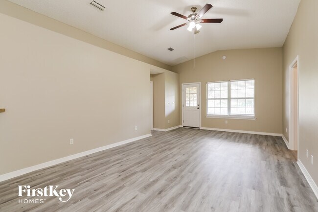 Foto del edificio - 2632 Creekfront Dr